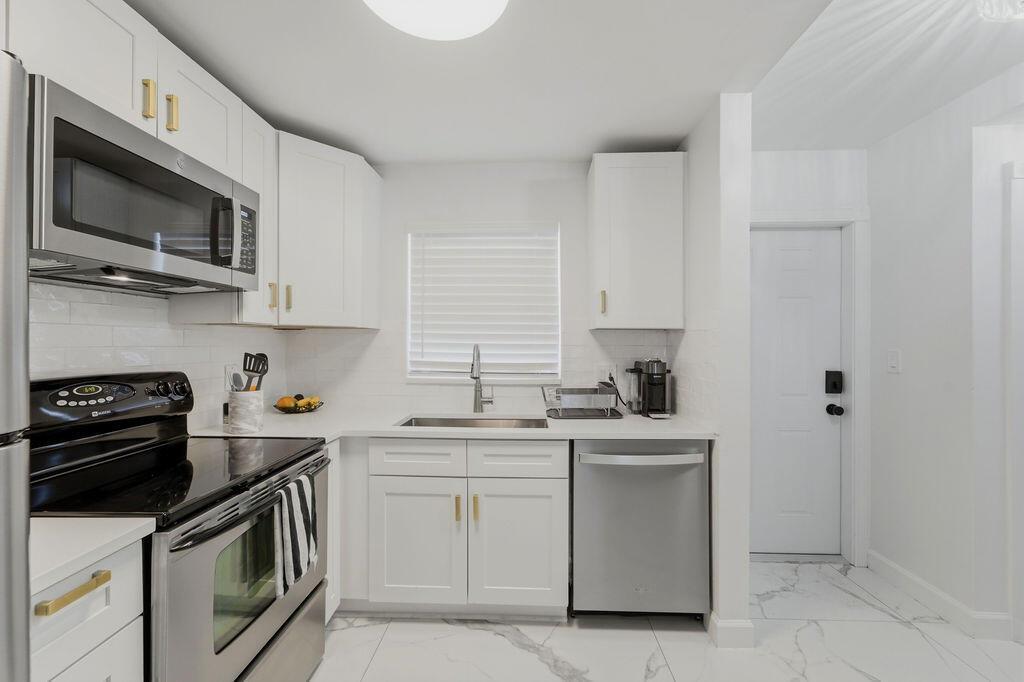 809 W Oakland Park Boulevard # K2, Oakland Park FL 33311 photo 4