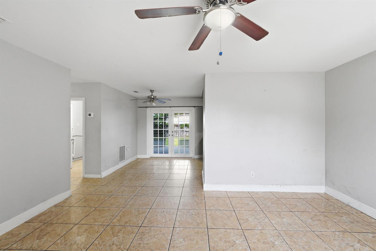 3100 SW 33rd Avenue, West Park FL 33023 photo 3