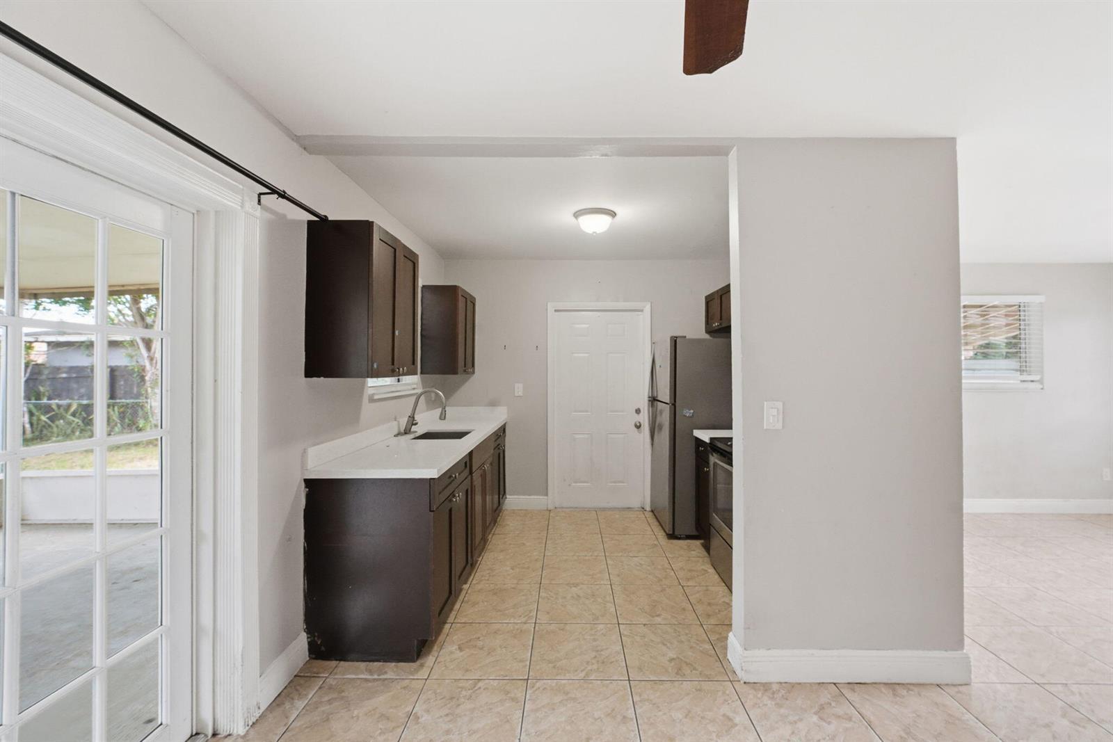 3100 SW 33rd Avenue, West Park FL 33023 photo 4