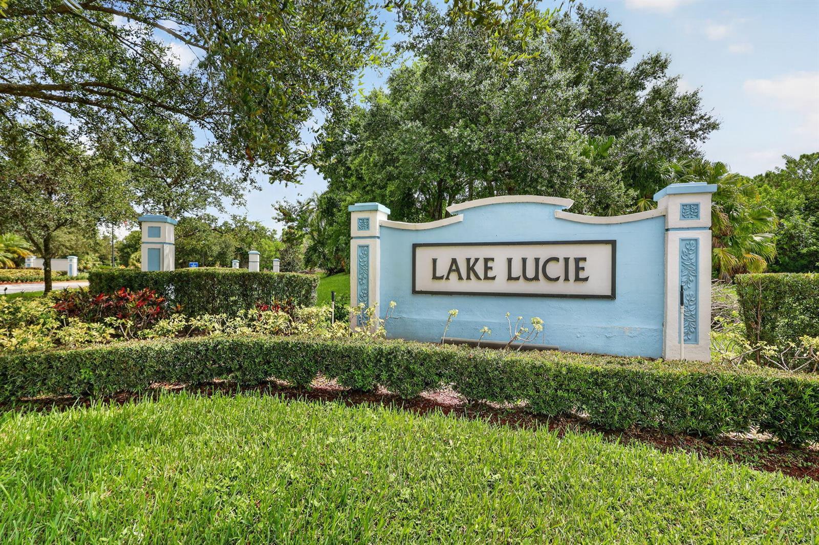 8295 SANDPINE Circle, Port St. Lucie FL 34952