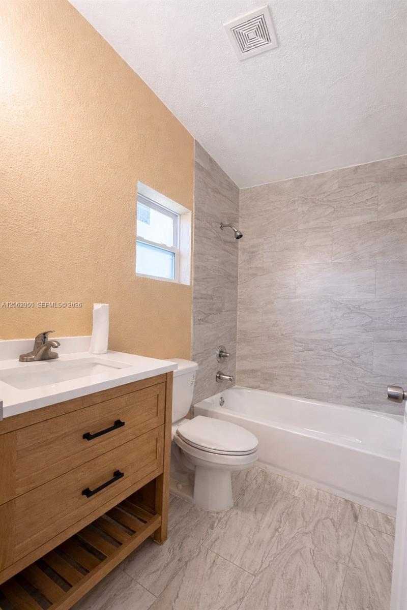 1015 NW 8th Ave # B, Fort Lauderdale FL 33311 photo 4