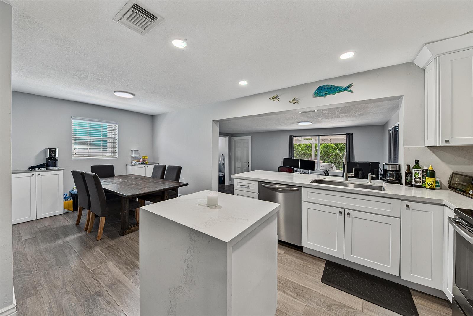 121 NE 55TH Street, Oakland Park FL 33334 photo 4