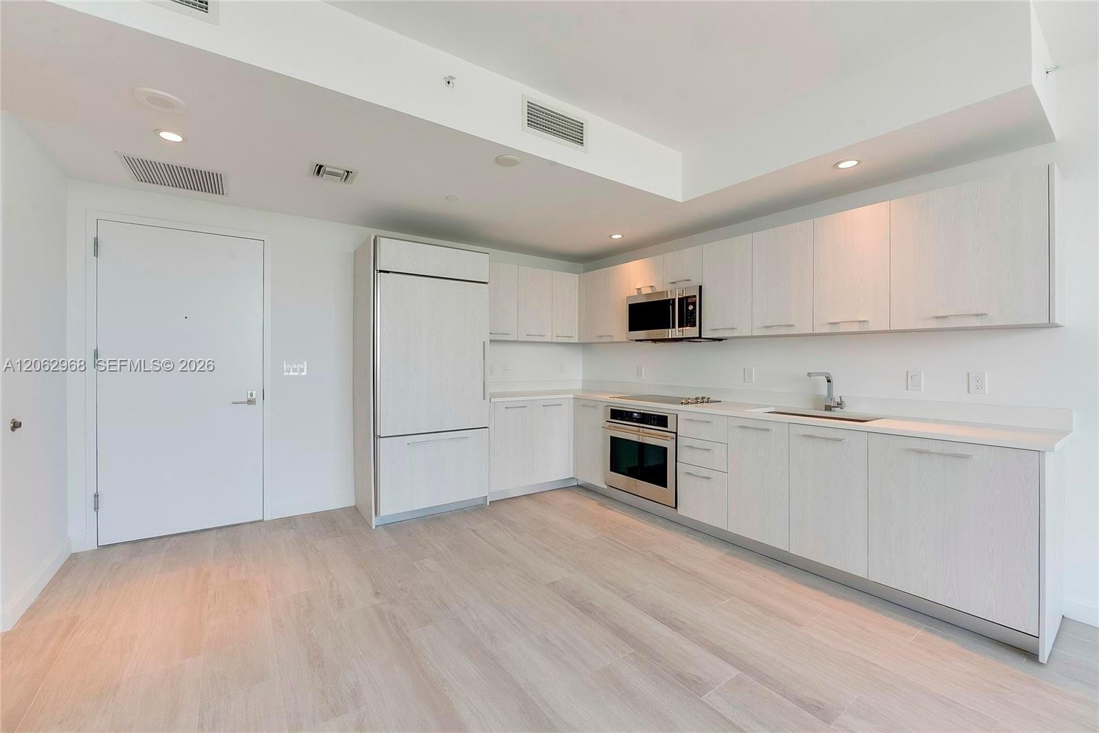 55 SW 9th St # 3507, Miami FL 33130 photo 5