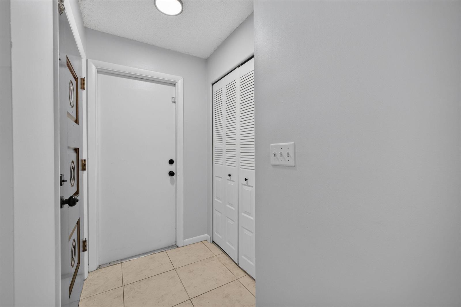 313 SE Atlas Terrace, Port St. Lucie FL 34983 photo 4