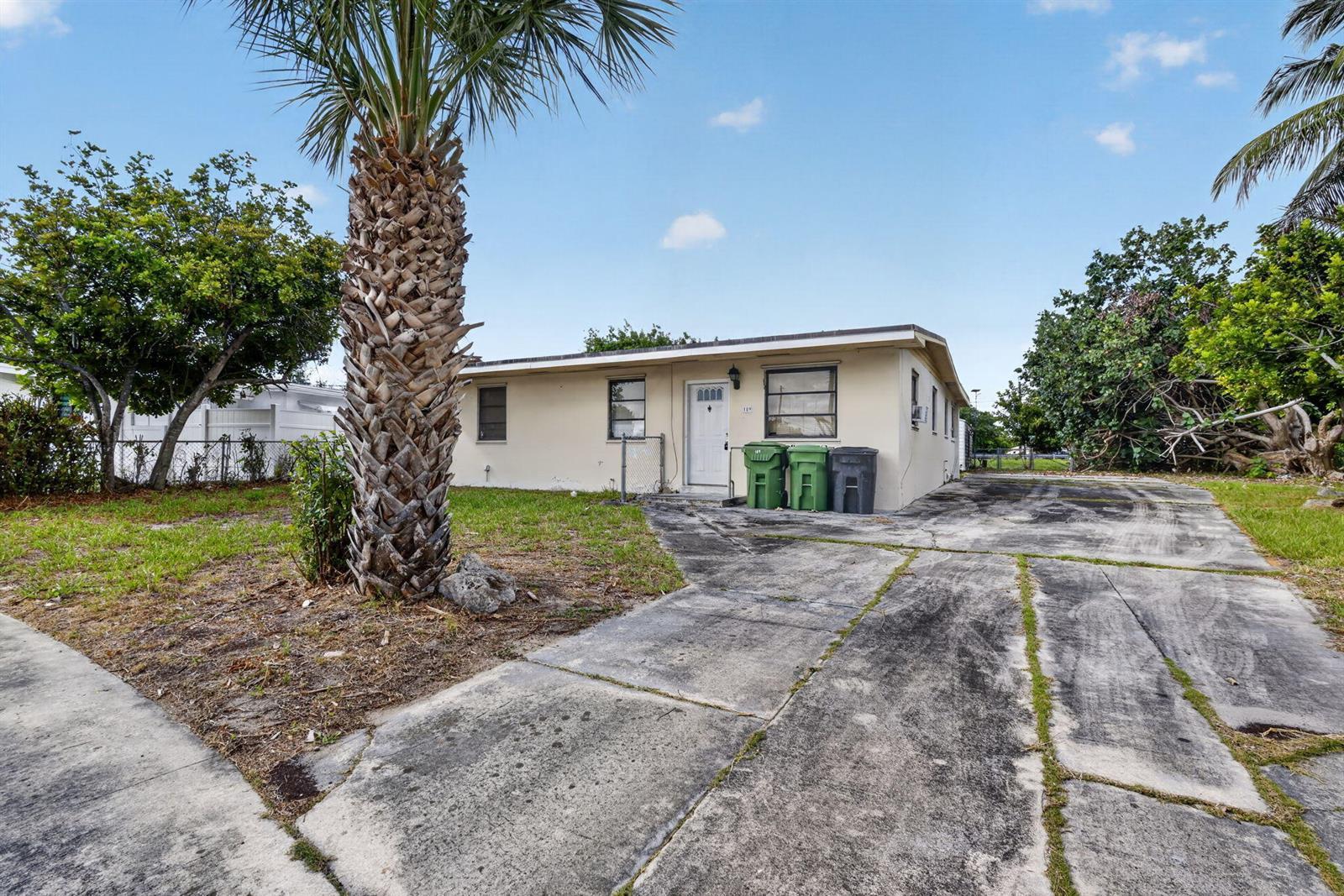 189 Morgans Way, Palm Springs FL 33461