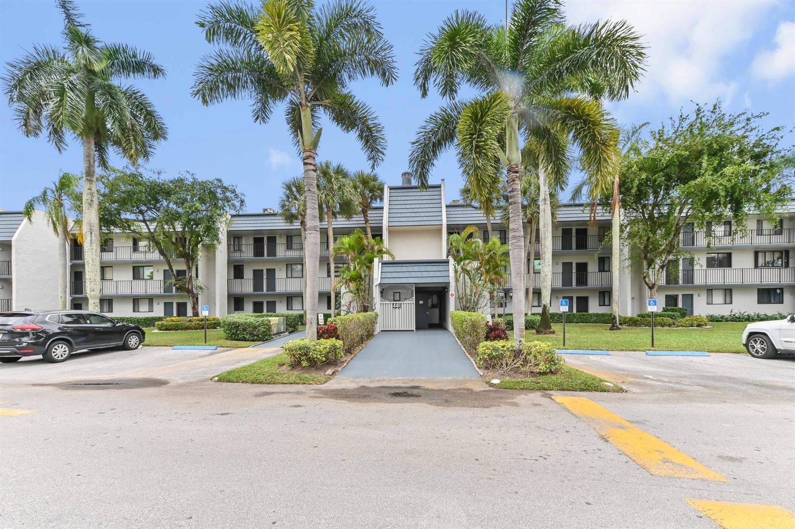 4411 Trevi Court # 105, Lake Worth FL 33467 photo 2