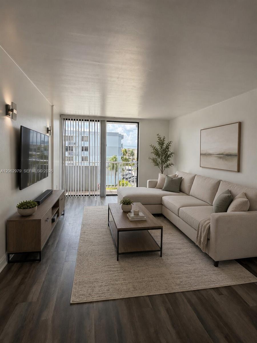 8261 NW 8th St # 434, Miami FL 33126
