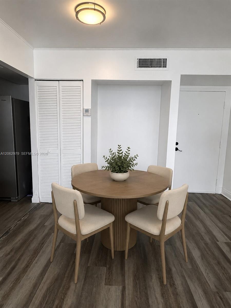 8261 NW 8th St # 434, Miami FL 33126 photo 5