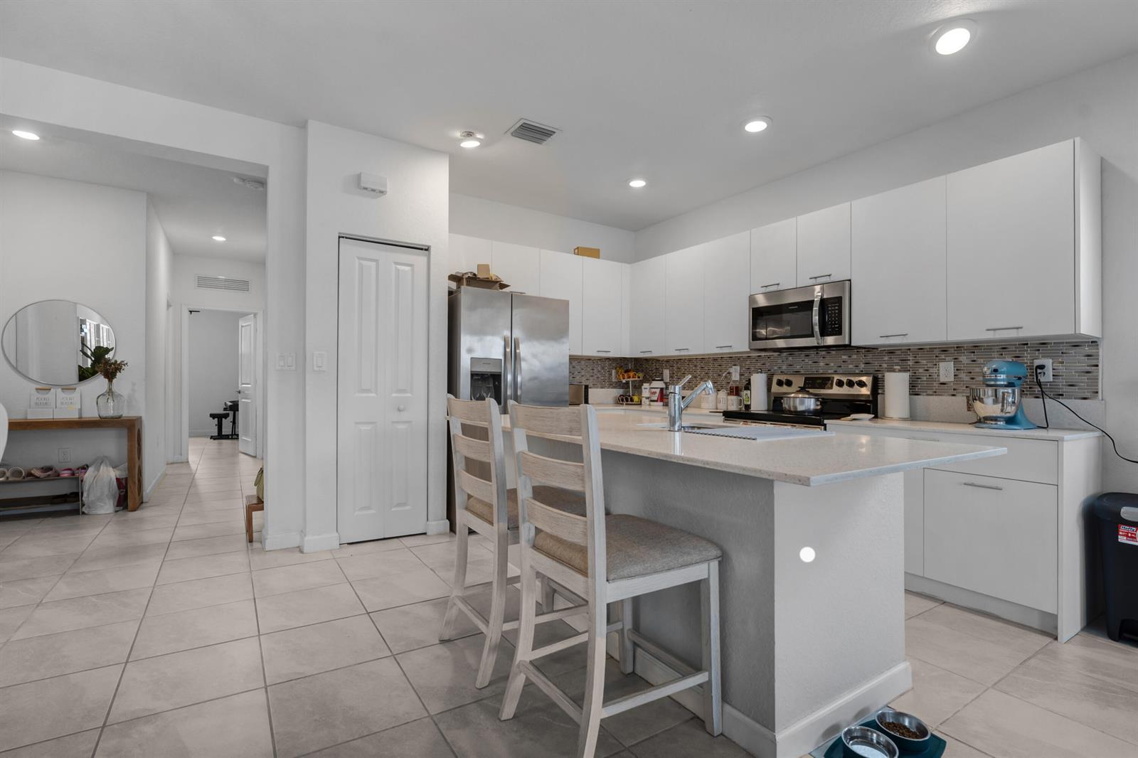 2409 NW 131ST Circle, Miami FL 33167 photo 4