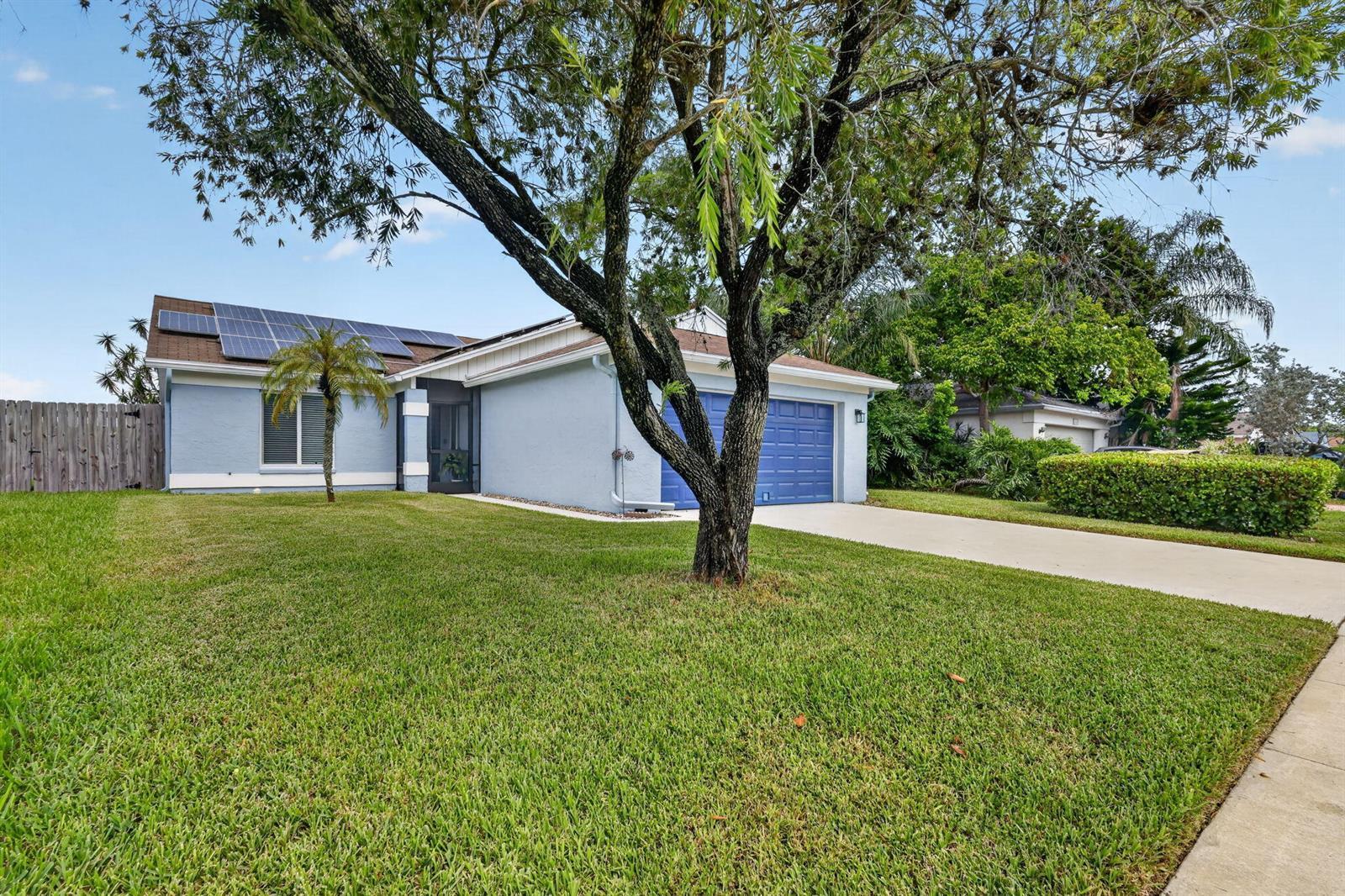 5108 Arbor Glen Circle, Lake Worth FL 33463 photo 2
