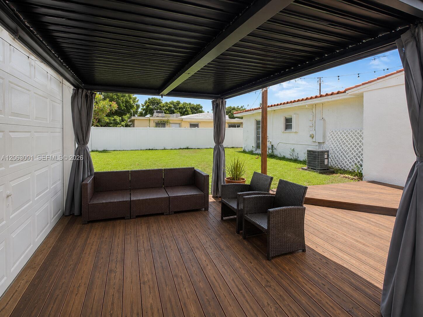 4730 NE 3rd Ave, Oakland Park FL 33334 photo 4