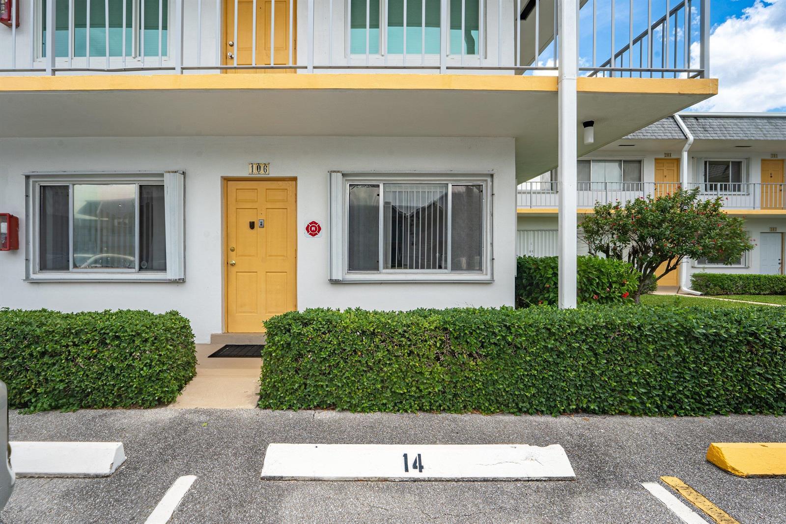 3120 LAKE OSBORNE Drive Bldg 7, FL 33461 photo 2