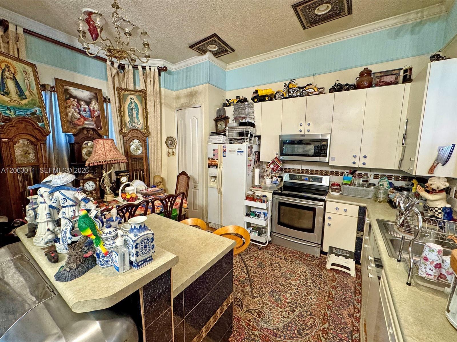 3457 NE 2nd St, Homestead FL 33033 photo 2