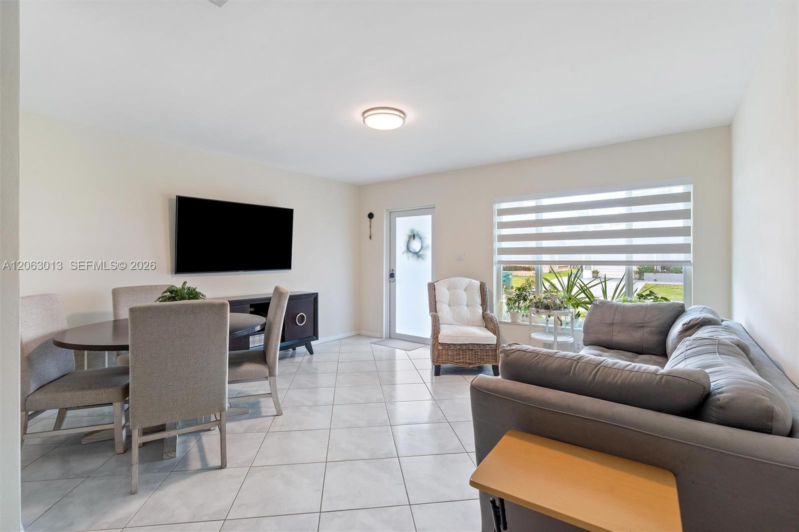 5713 NW 87th Ave, Tamarac FL 33321 photo 2