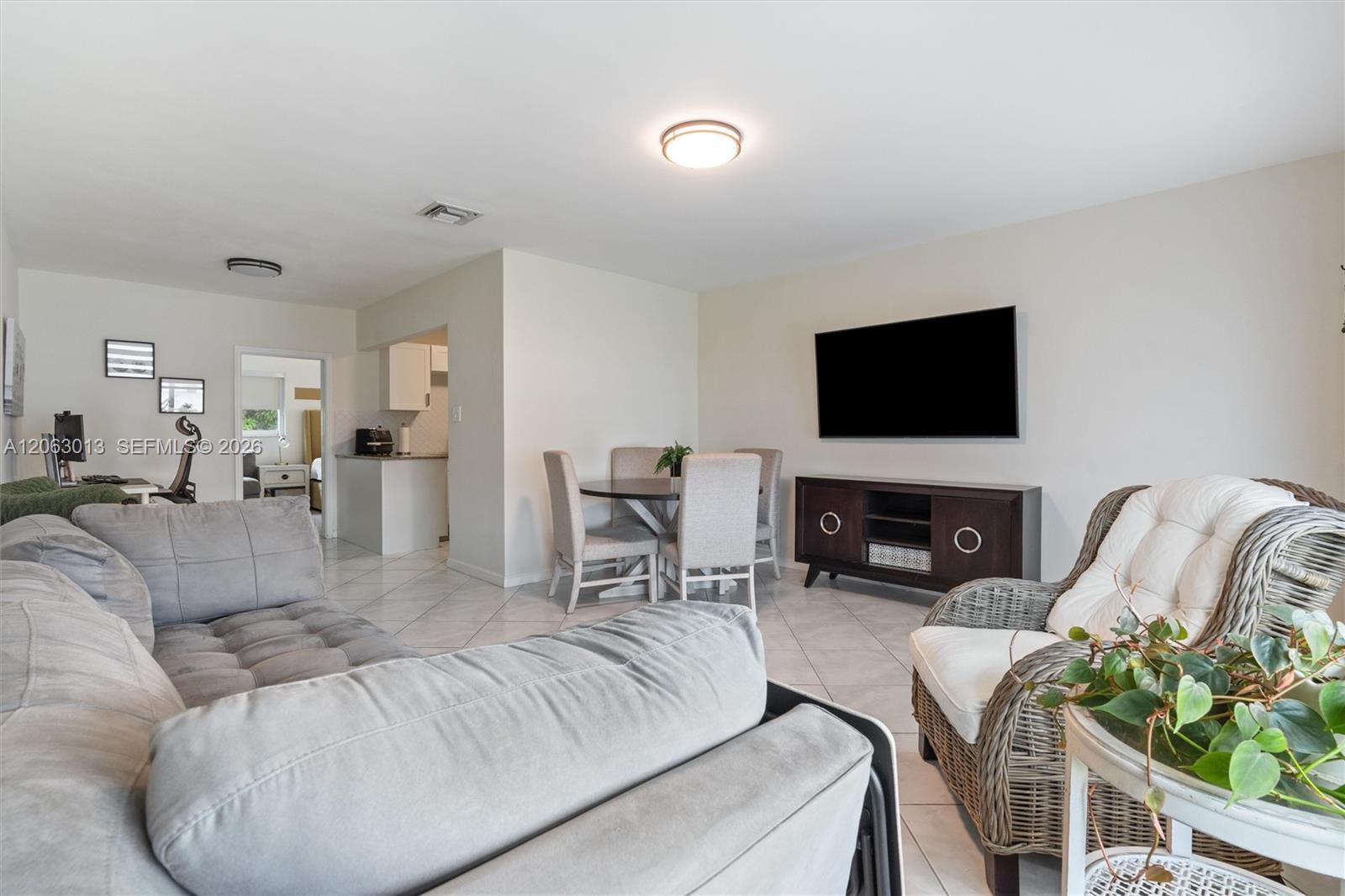 5713 NW 87th Ave, Tamarac FL 33321 photo 3