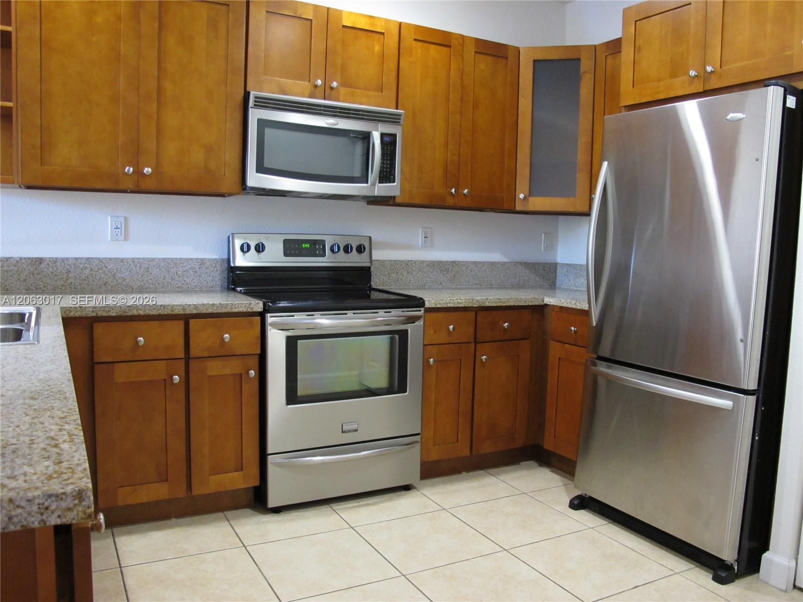 10716 NW 76th Ln, Doral FL 33178 photo 5