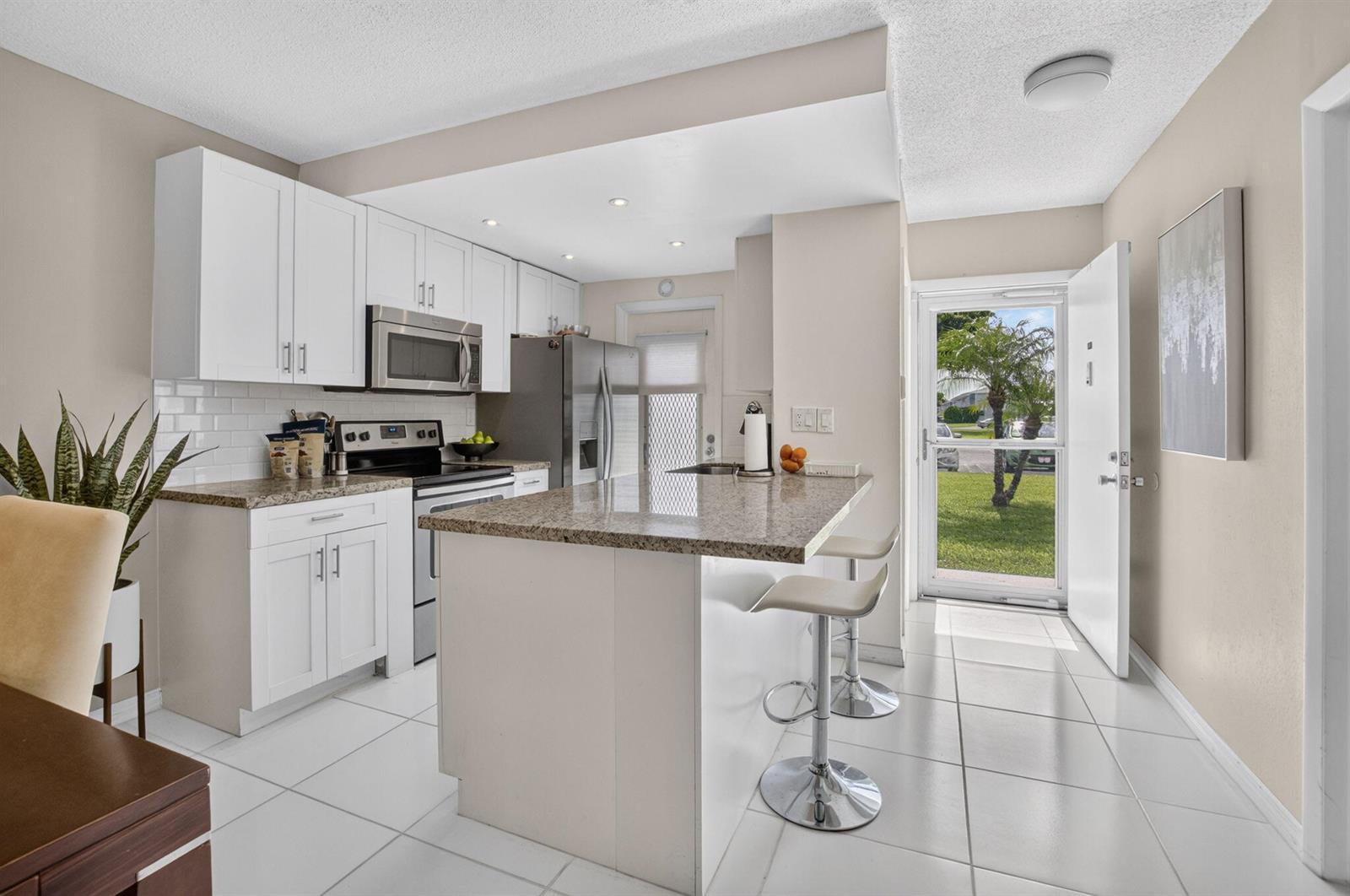 1115 LAKE Terrace # 103, Boynton Beach FL 33426 photo 2