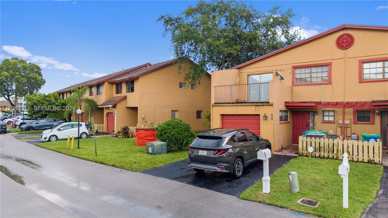 2824 NW 80th Ave, Sunrise FL 33322 photo 2