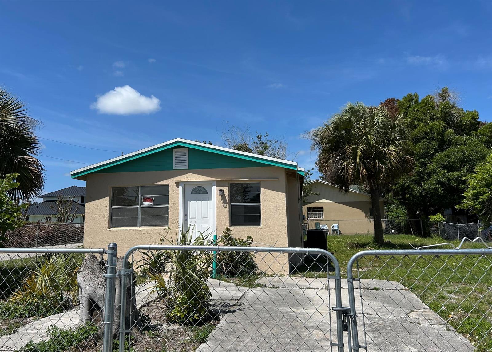 1601 N 17th Street, Fort Pierce FL 34950 photo 2