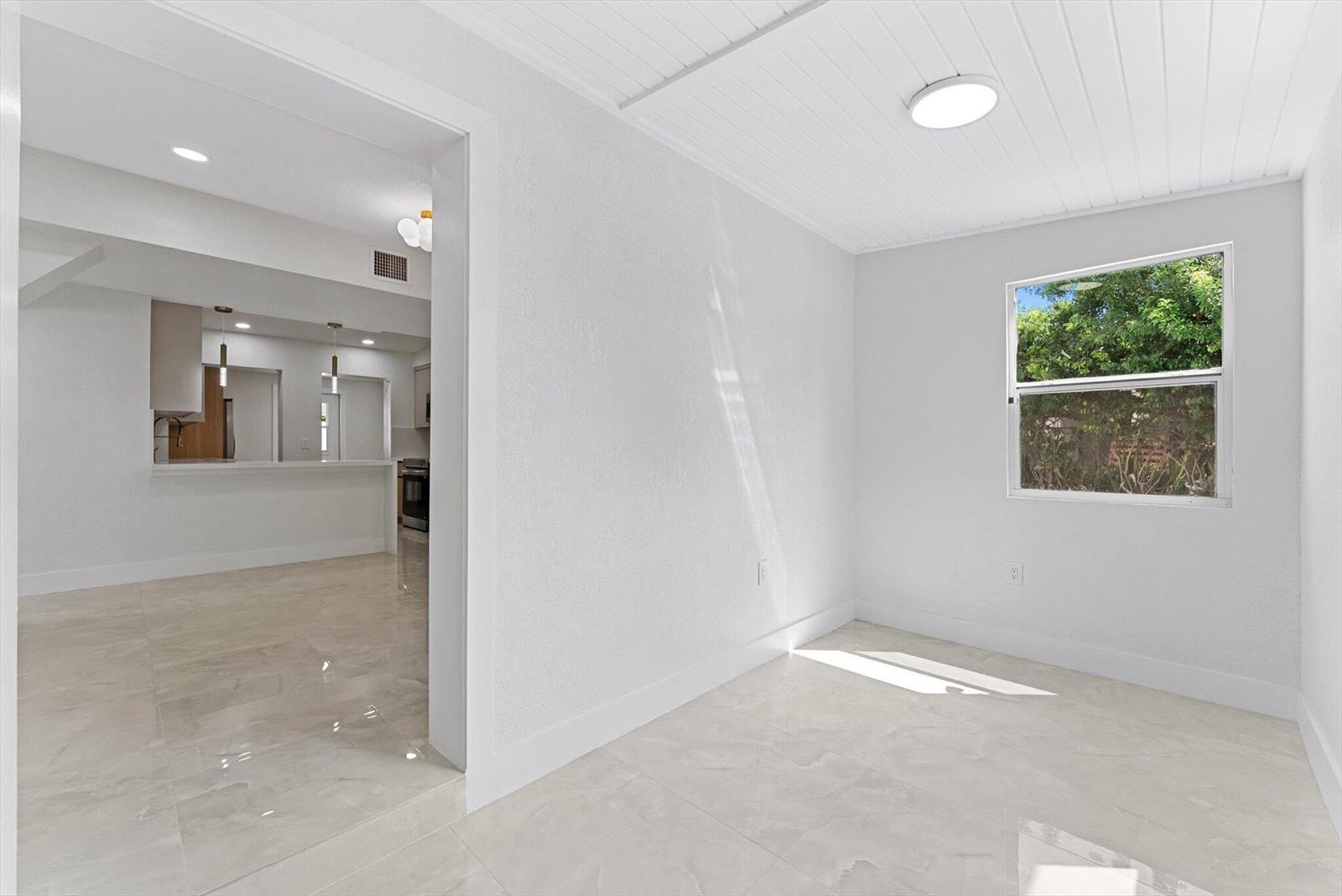 431 Ficus Tree Drive, Lantana FL 33462 photo 4