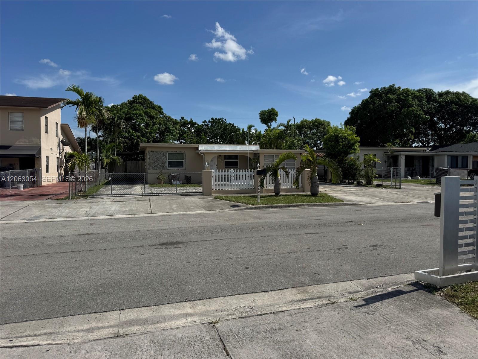562 E 44th St, Hialeah FL 33013 photo 2