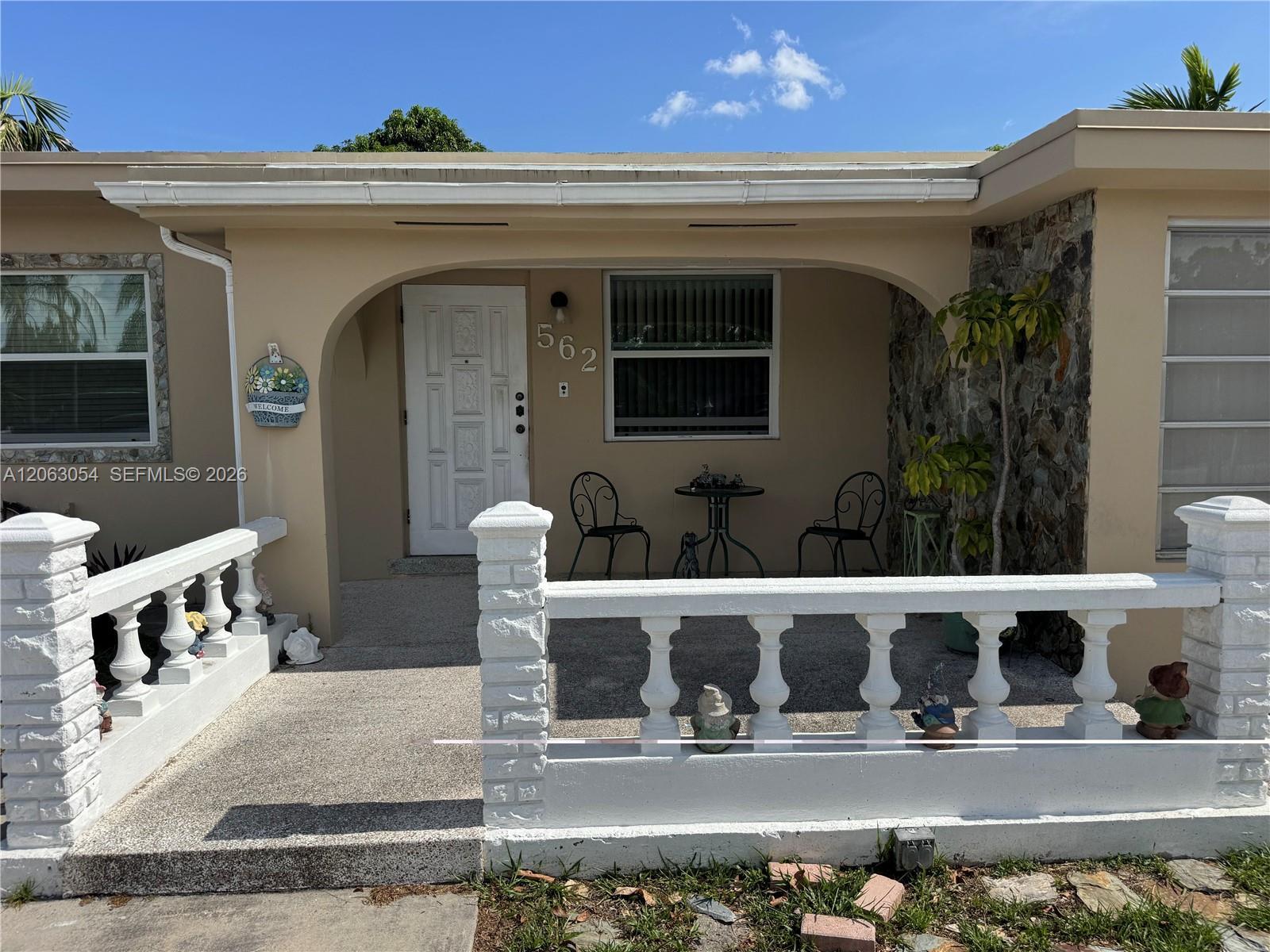 562 E 44th St, Hialeah FL 33013 photo 3