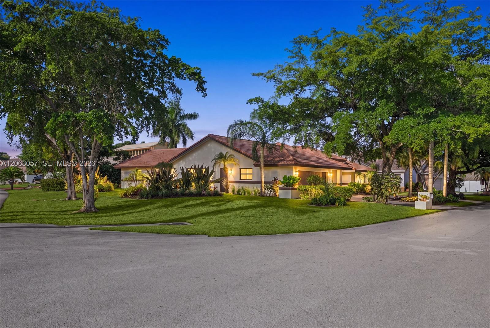8308 NW 74th St, Tamarac FL 33321 photo 2