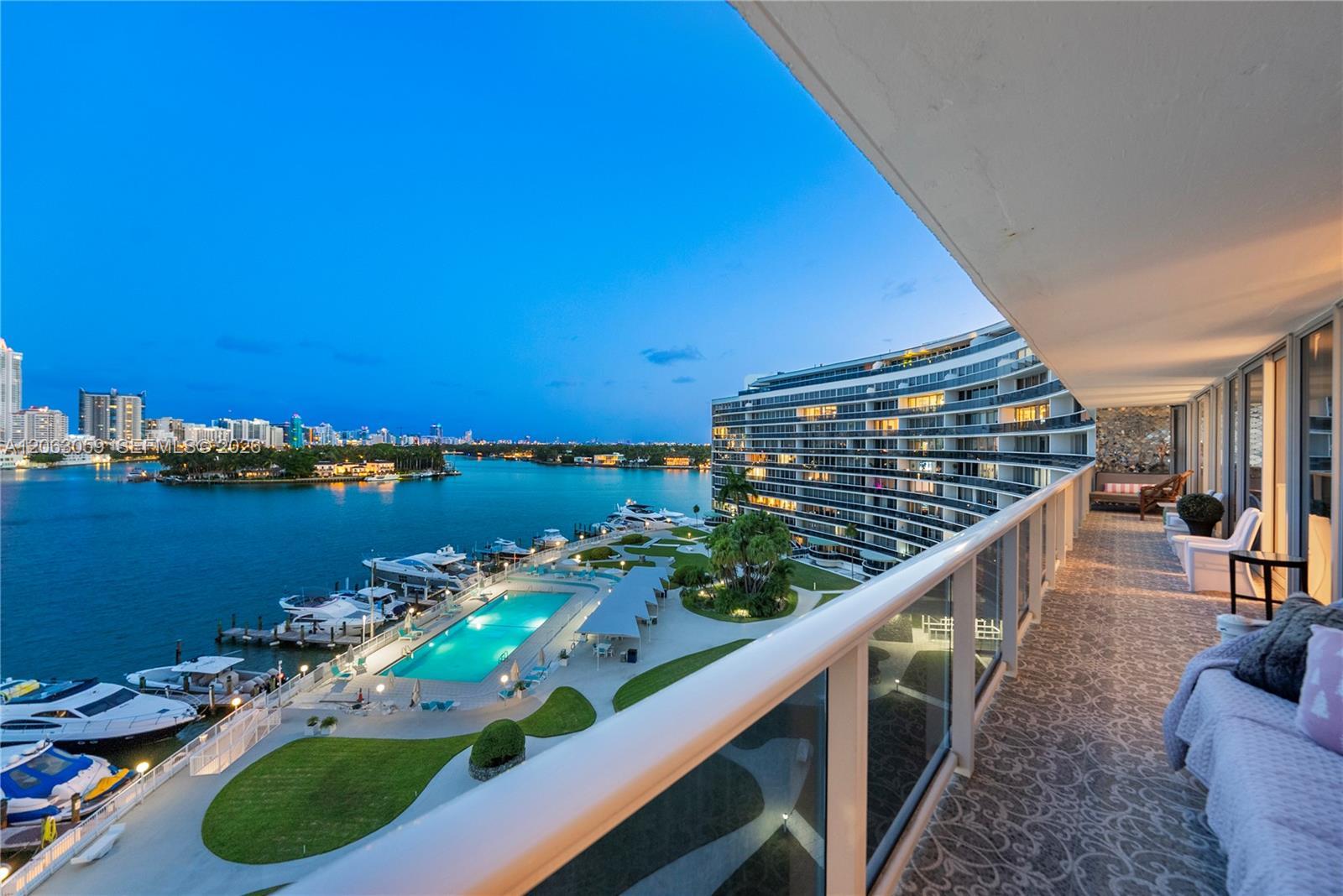 900 Bay Dr, Miami Beach FL 33141 photo 2