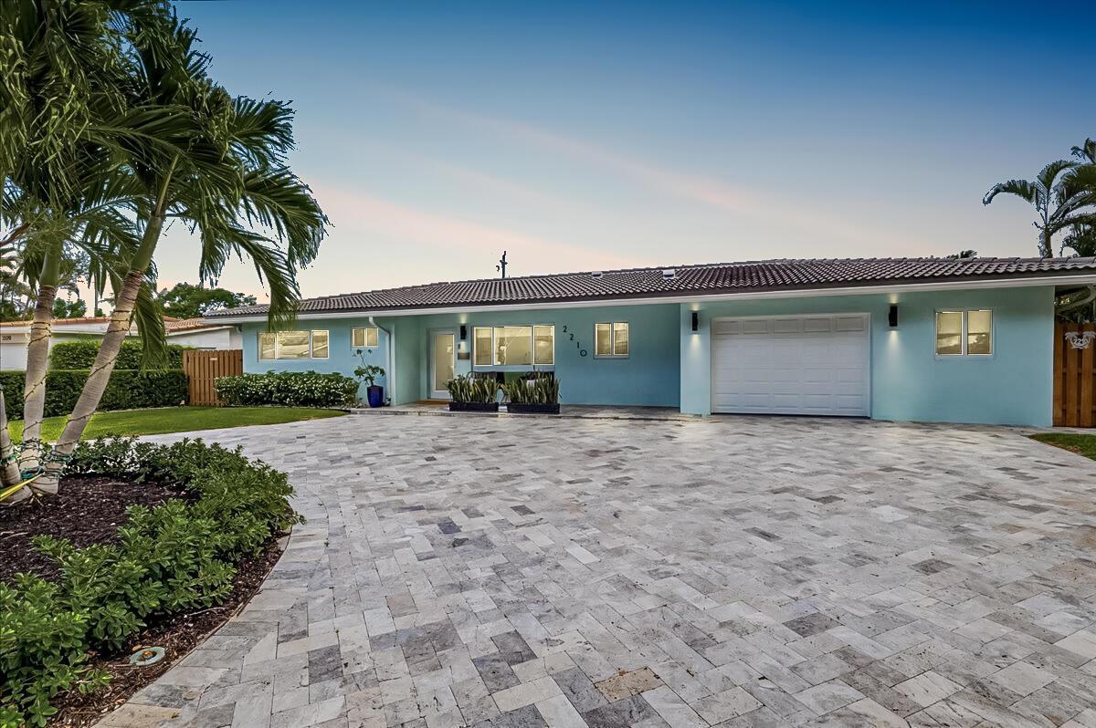 2210 NE 34TH Court, Lighthouse Point FL 33064 photo 2