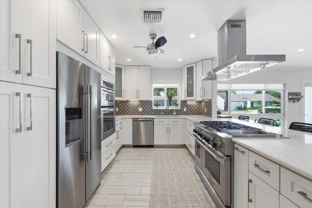 2210 NE 34TH Court, Lighthouse Point FL 33064 photo 4