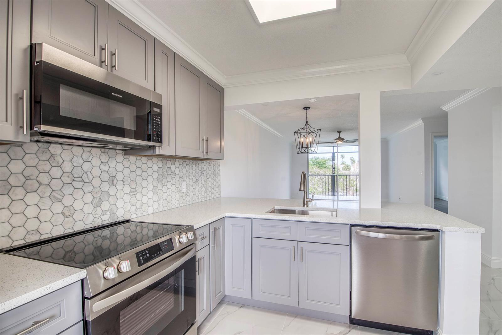 6795 Huntington Lane # 406, Delray Beach FL 33446 photo 2