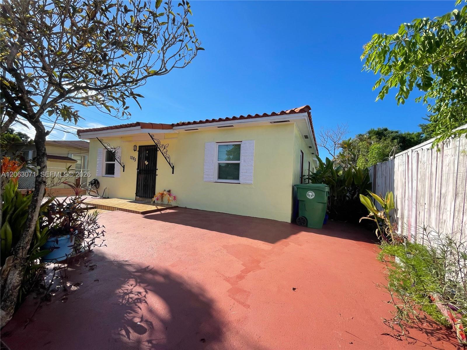 1085 NW 26th St, Miami FL 33127 photo 2