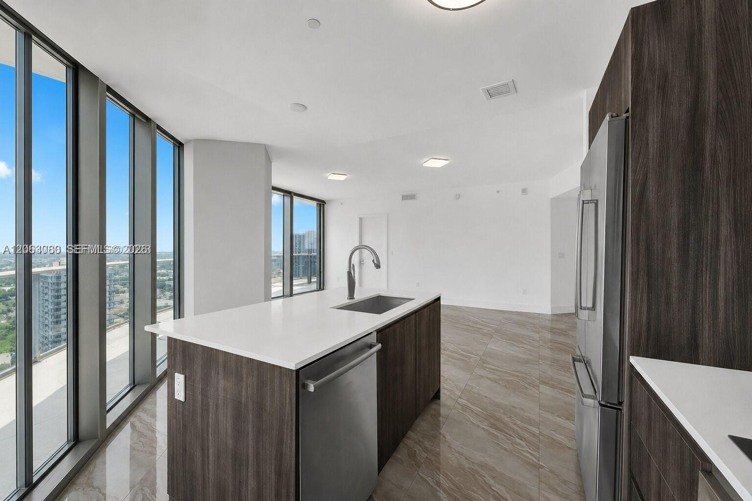 488 NE 18th St # 3900, Miami FL 33132 photo 3