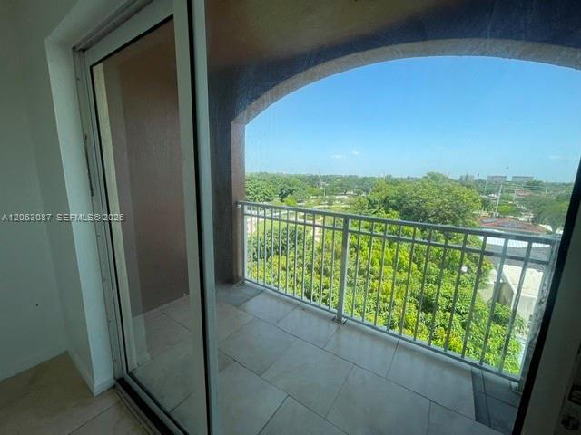 6315 SW 8th St # 605, Miami FL 33144 photo 2
