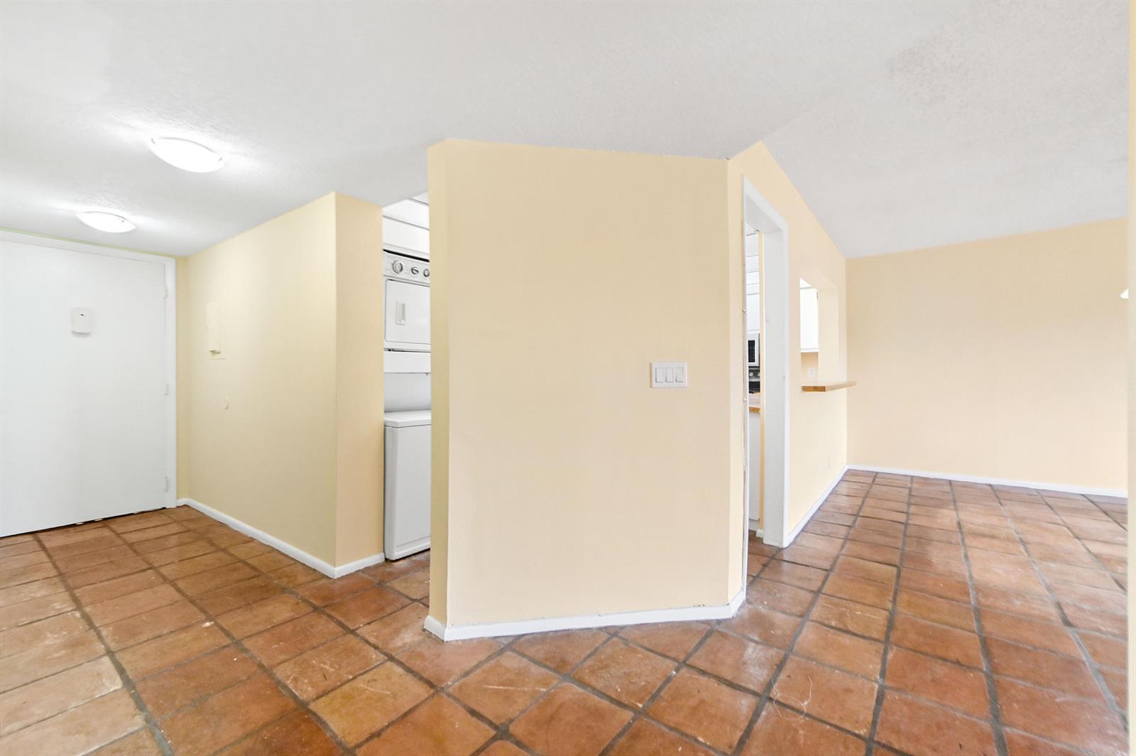 2820 Tennis Club Drive # 401, West Palm Beach FL 33417 photo 2