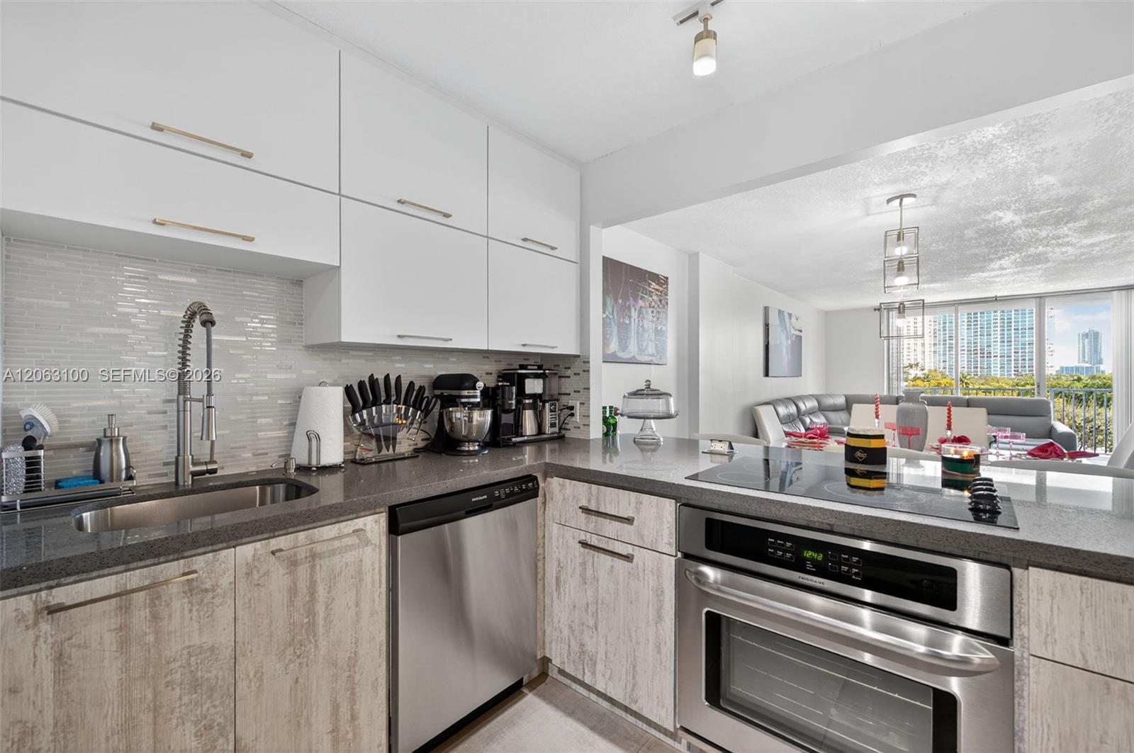 2851 NE 183rd St # 605E, Aventura FL 33160 photo 3