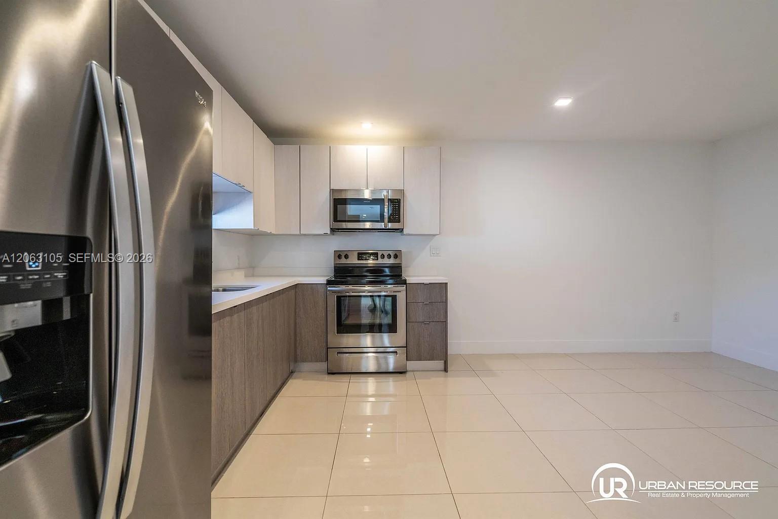1971 Bay Dr # 124, Miami Beach FL 33141 photo 4