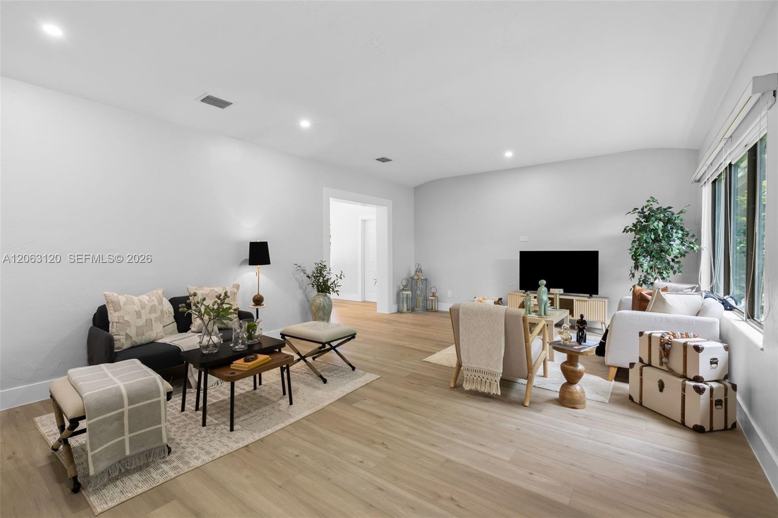 9350 NE 9th Place, Miami Shores FL 33138 photo 5