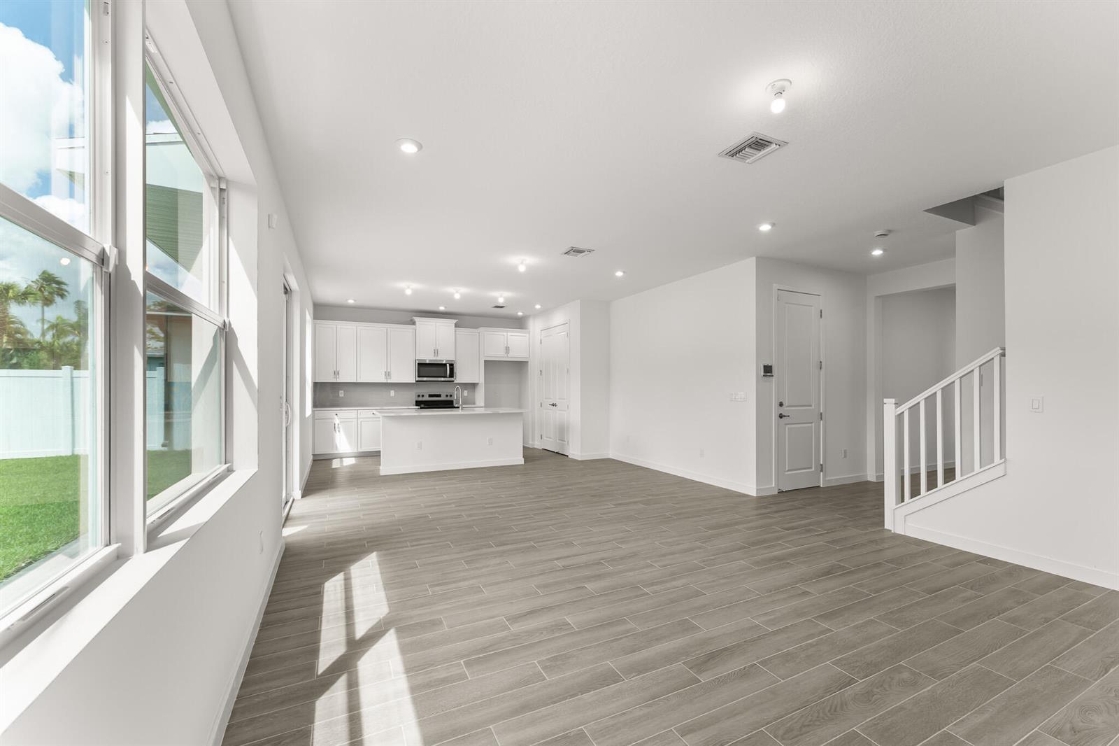 7284 CLAUDELLE Street, Lake Worth FL 33467 photo 2