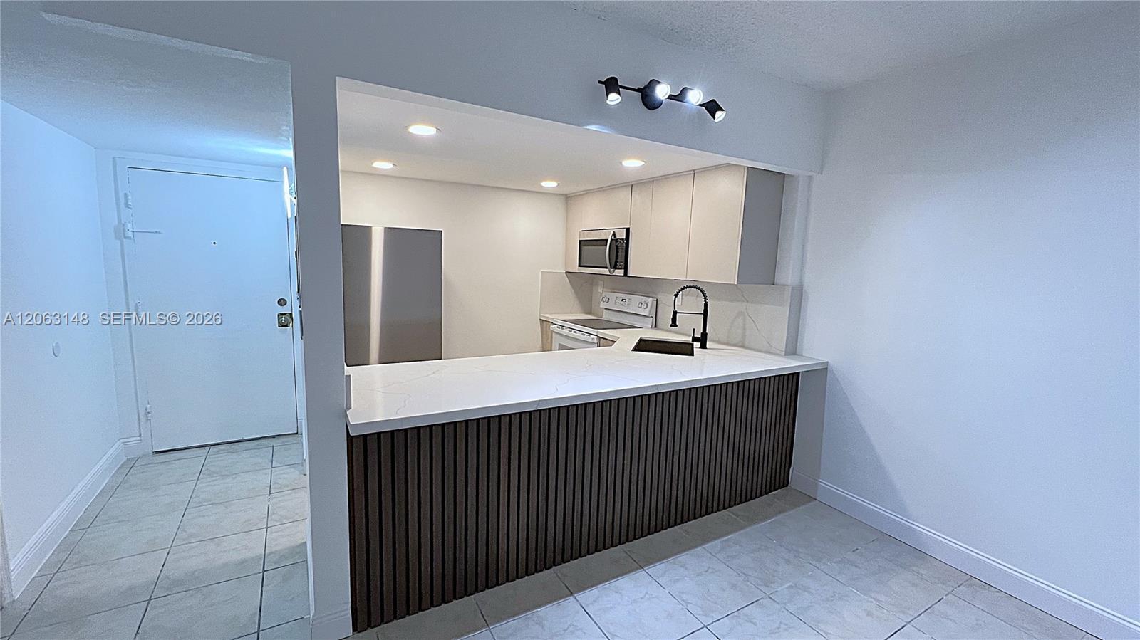 801 NW 47th Ave # 121W, Miami FL 33126 photo 2
