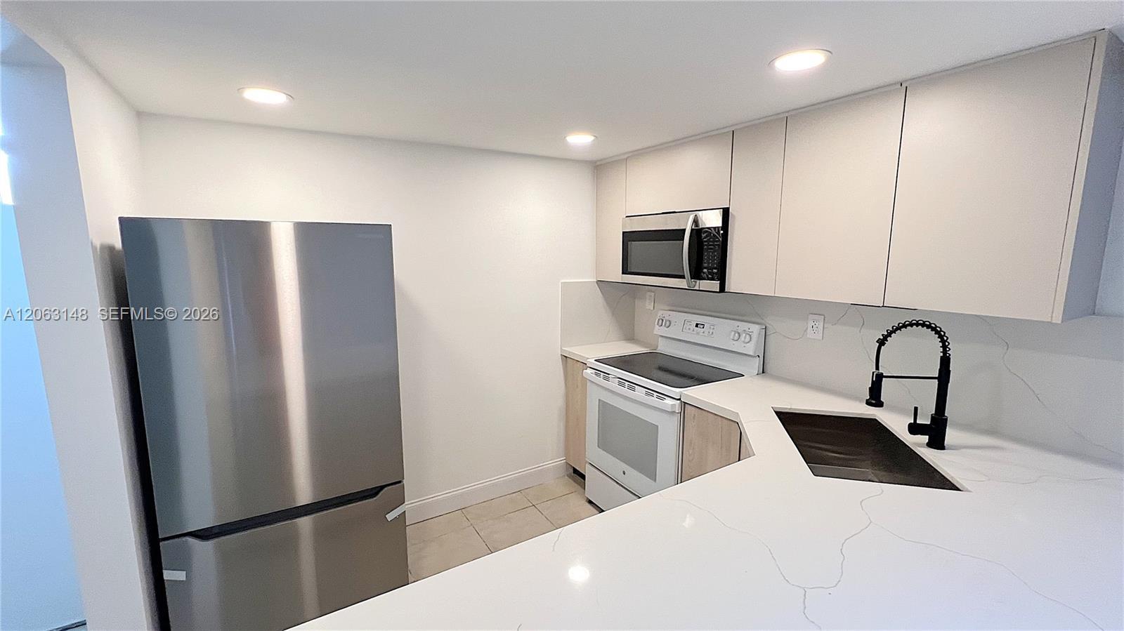 801 NW 47th Ave # 121W, Miami FL 33126 photo 3