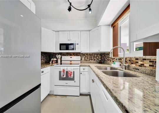 4064 NW 4th Ter, Miami FL 33126 photo 3