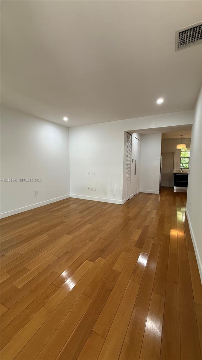 2031 Meridian Ave # 4, Miami Beach FL 33139 photo 2