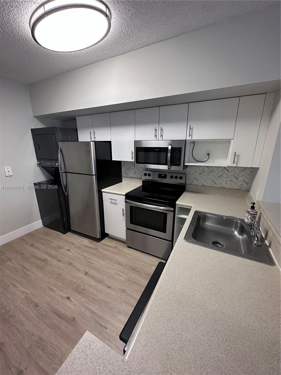 5077 NW 7th St, Miami FL 33126 photo 3