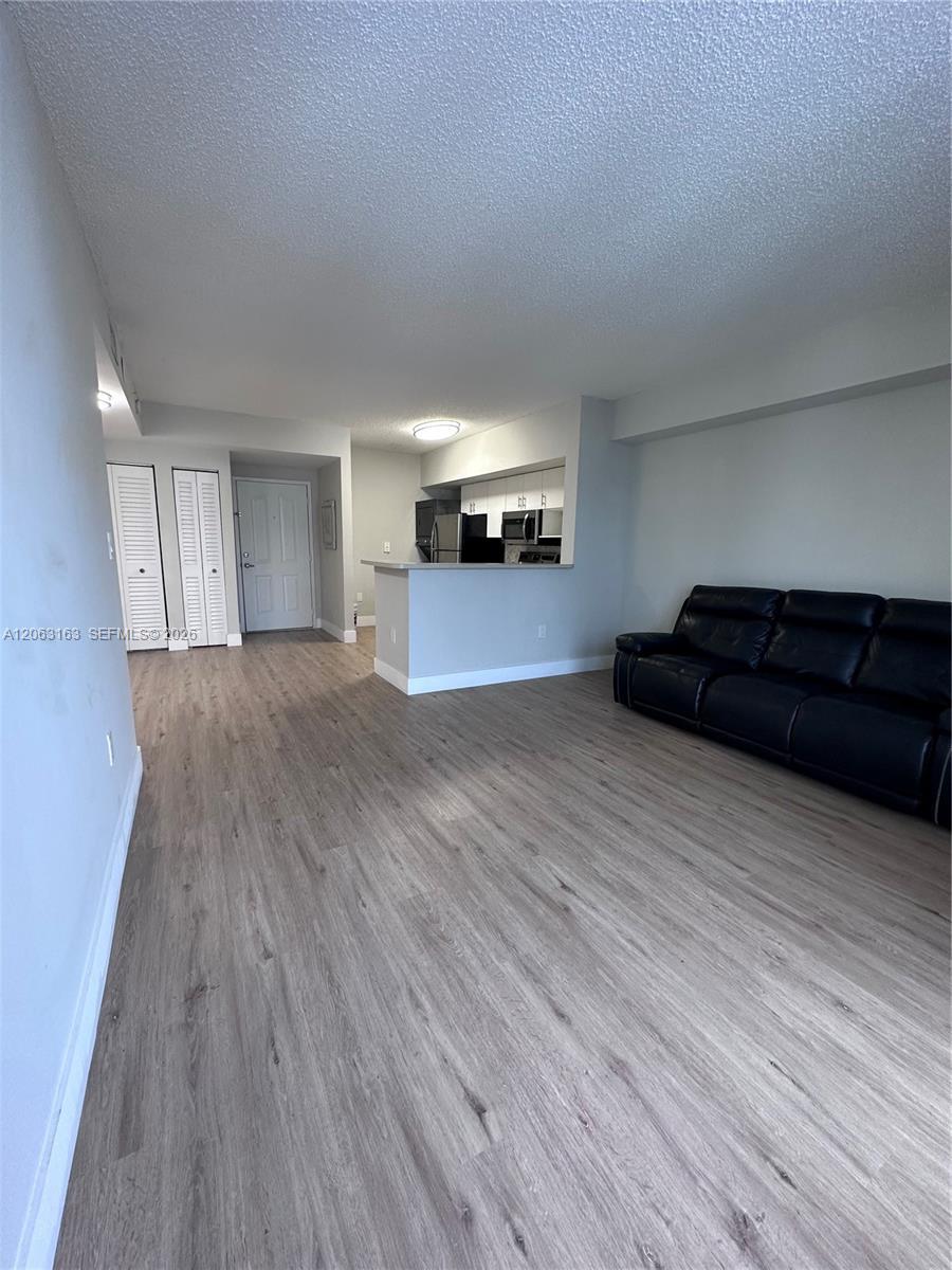 5077 NW 7th St, Miami FL 33126 photo 5