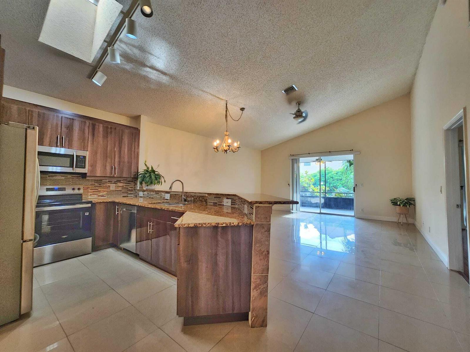 7705 FOREST GREEN Lane, Boynton Beach FL 33436 photo 2