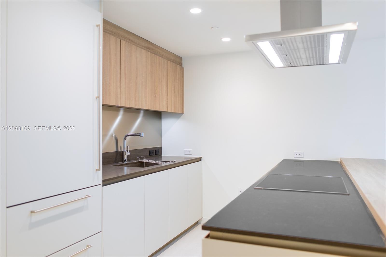 1000 Brickell Plz # 4205, Miami FL 33131 photo 2