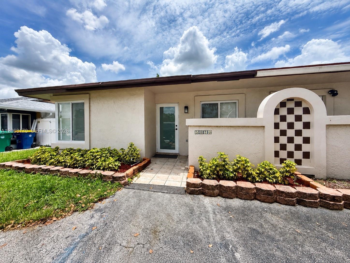 5820 Park Rd, Dania Beach FL 33312