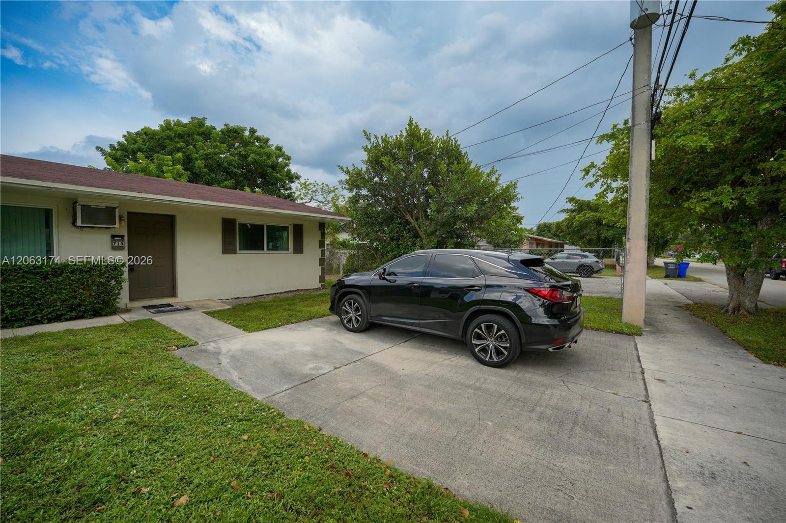 715 N 58th Ave # 1, Hollywood FL 33021 photo 2