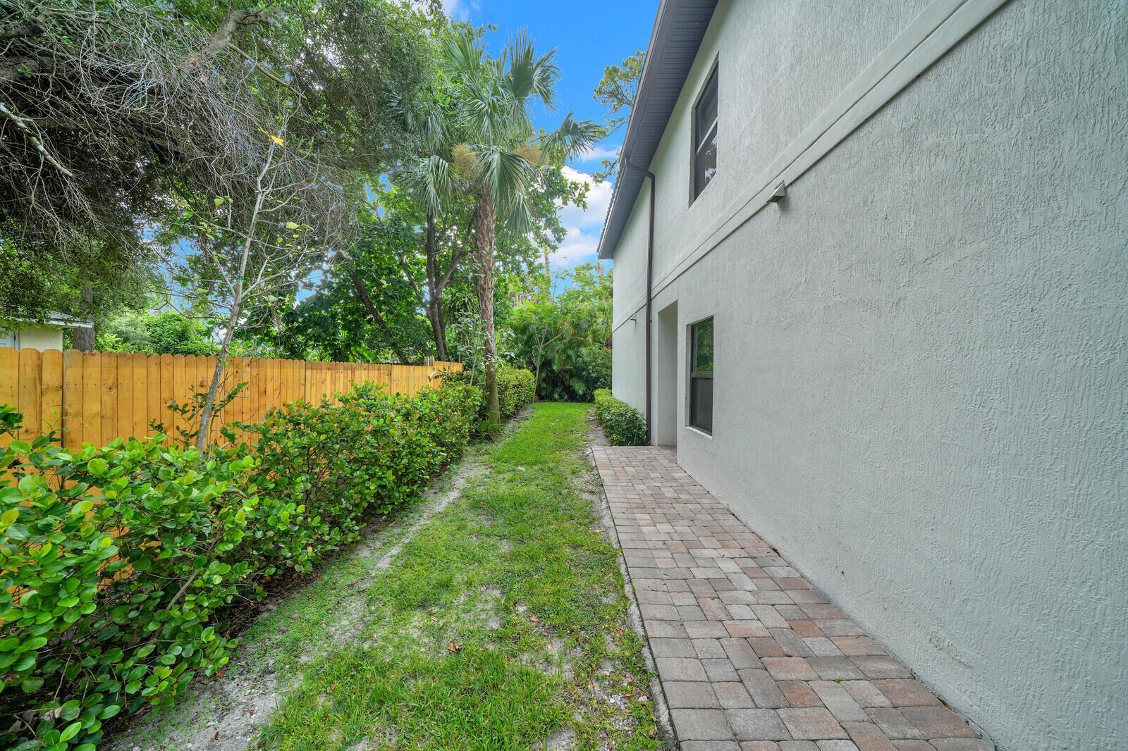 407 Bella Sol Way, West Palm Beach FL 33406 photo 3